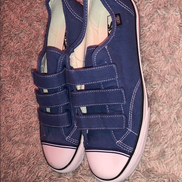 Shoes - Picture 2 of 3